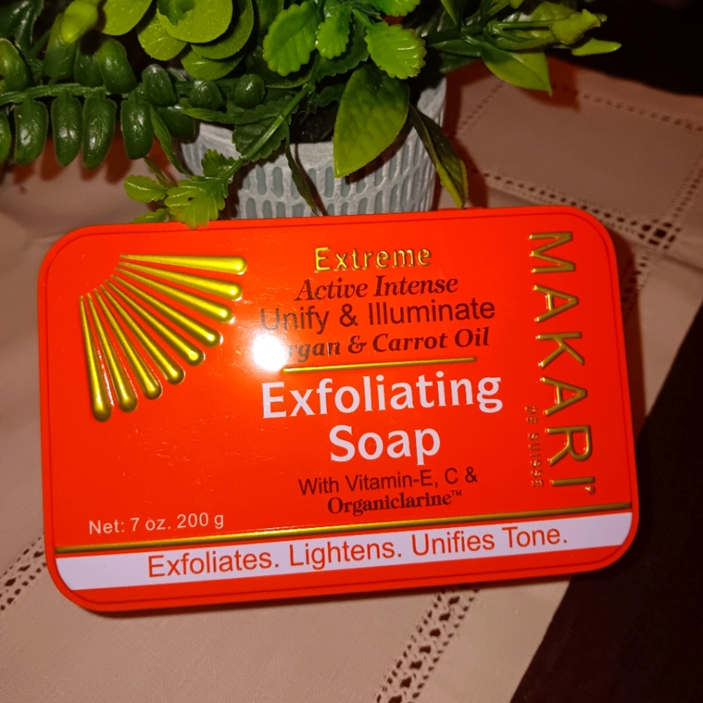 MAKARI: Extreme Active Intense Argan & Carrot Oil Exfoliating Soap